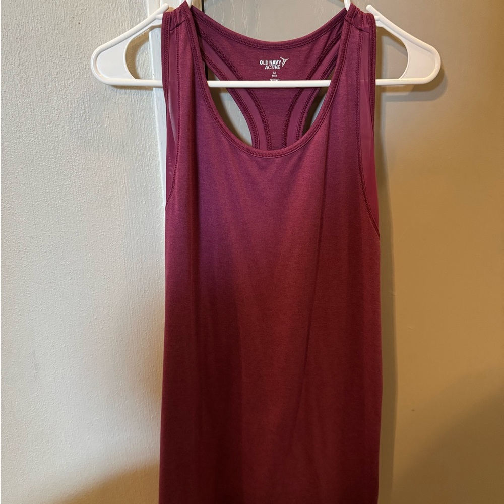 Old Navy Women's Maroon Tank Top